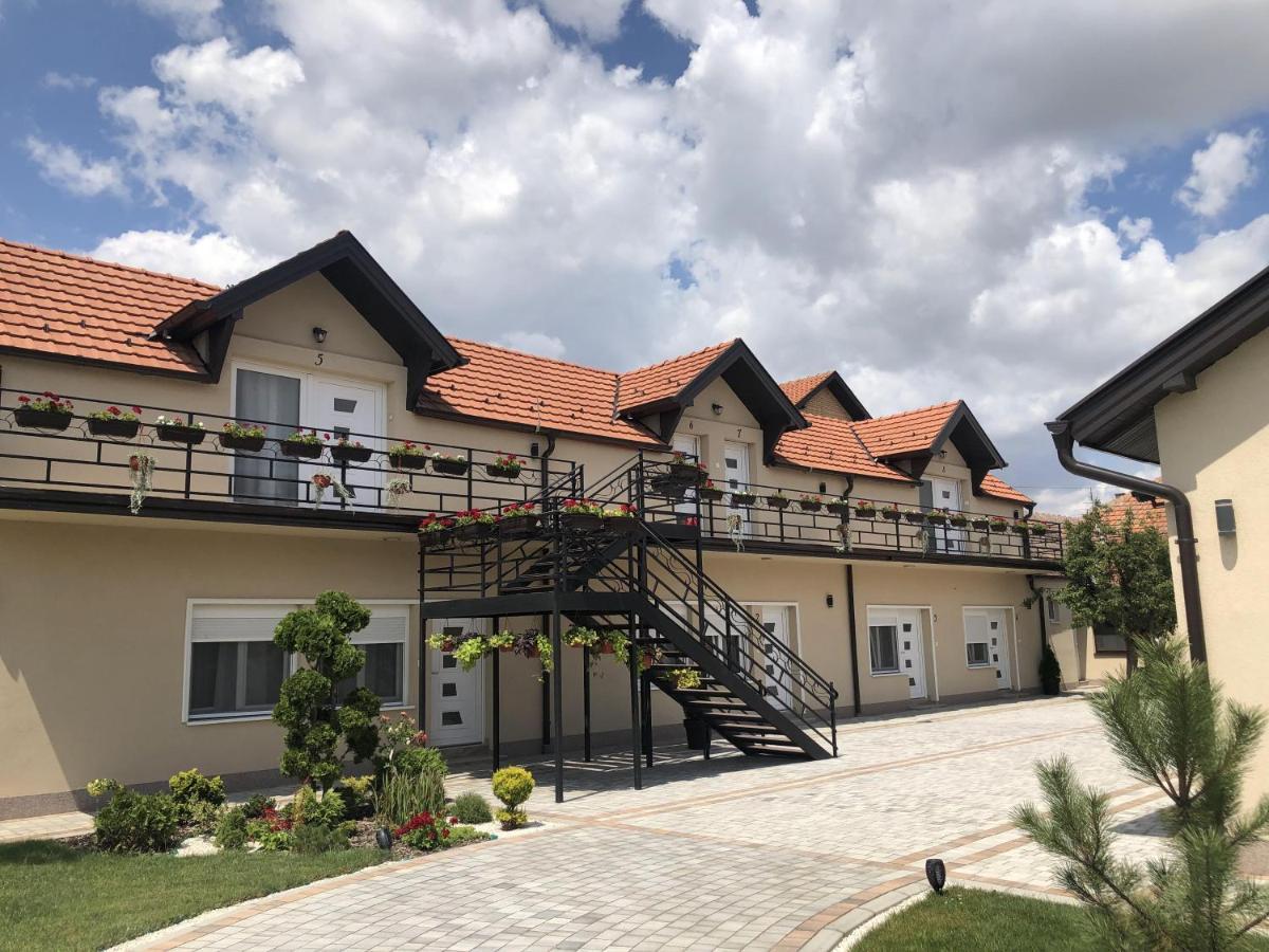 Kovac Residence Зренянин Екстериор снимка