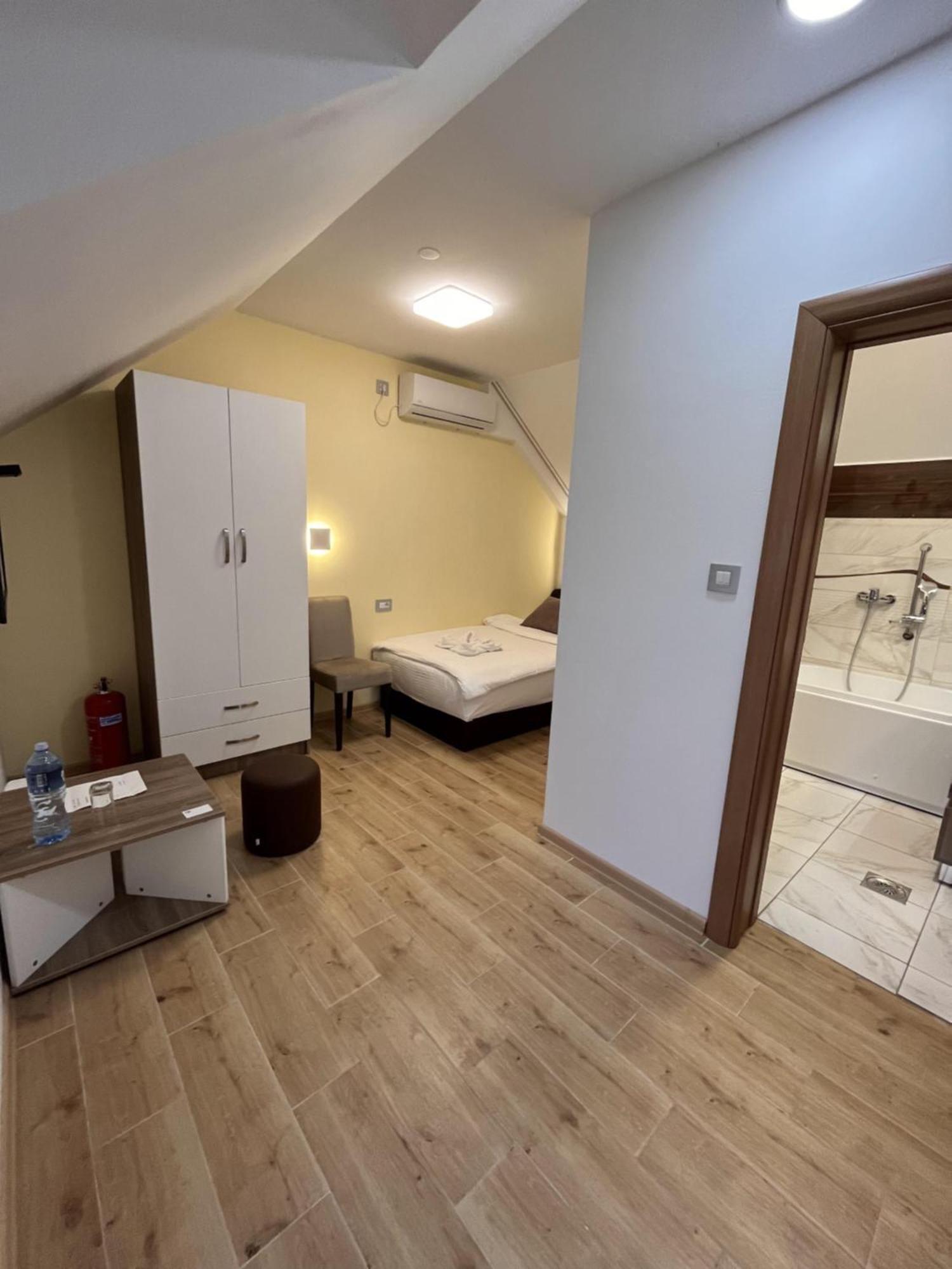 Kovac Residence Зренянин Екстериор снимка
